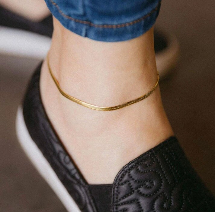 Snake Chain Gold Ankle Bracelet - 14k Gold Plated Classy Ankle Bracelet - Water and Tarnish Resistant Chain - Anklet for Women Men Unisex